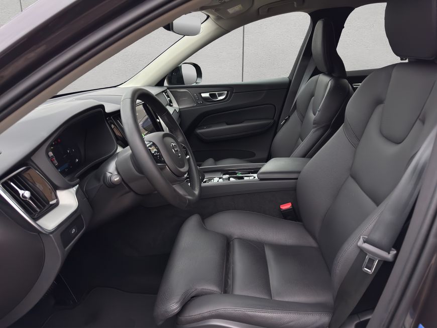 Volvo  Plus Dark
