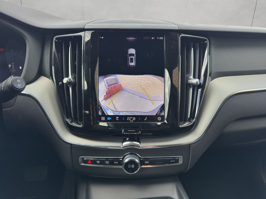 Volvo  Plus Dark