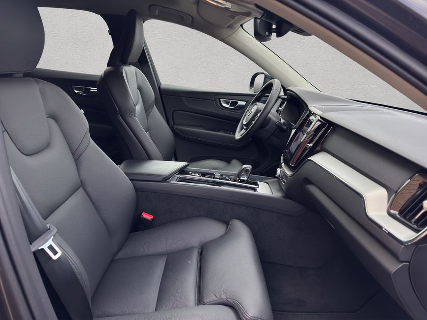 Volvo  Plus Dark