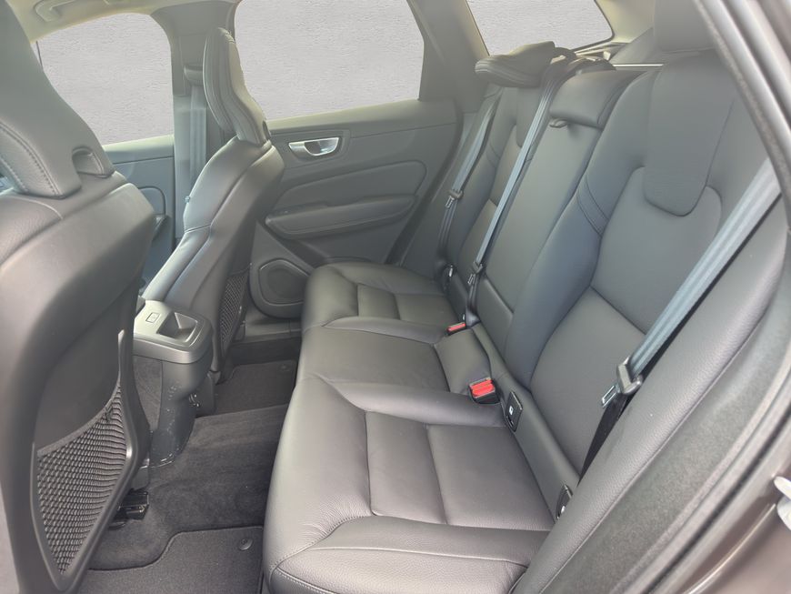 Volvo  Plus Dark