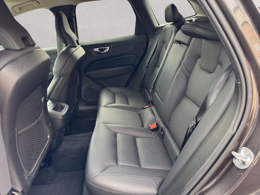 Volvo  Plus Dark