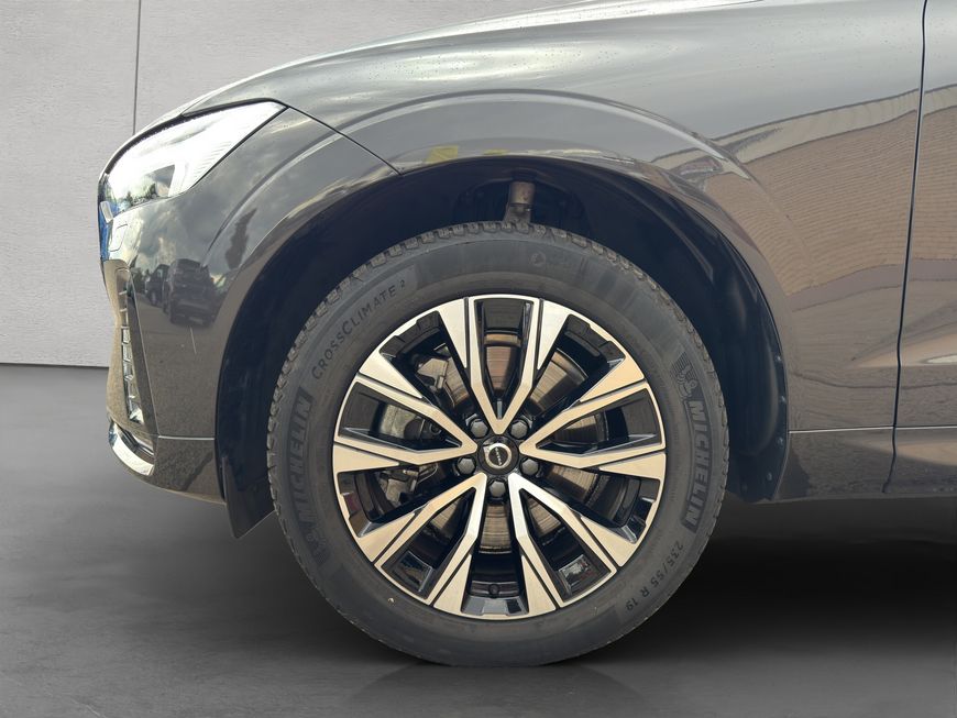 Volvo  Plus Dark