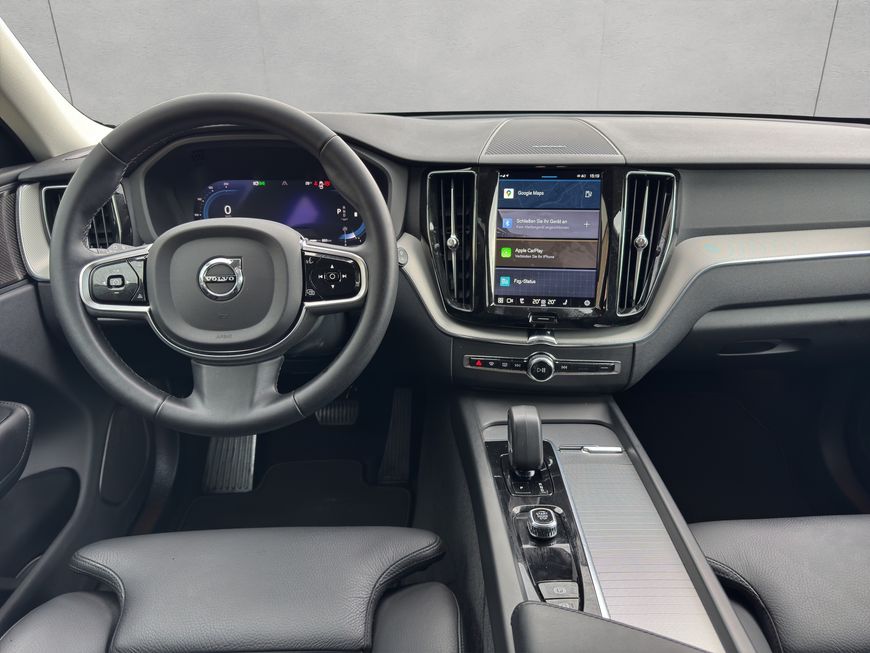 Volvo  Plus Dark