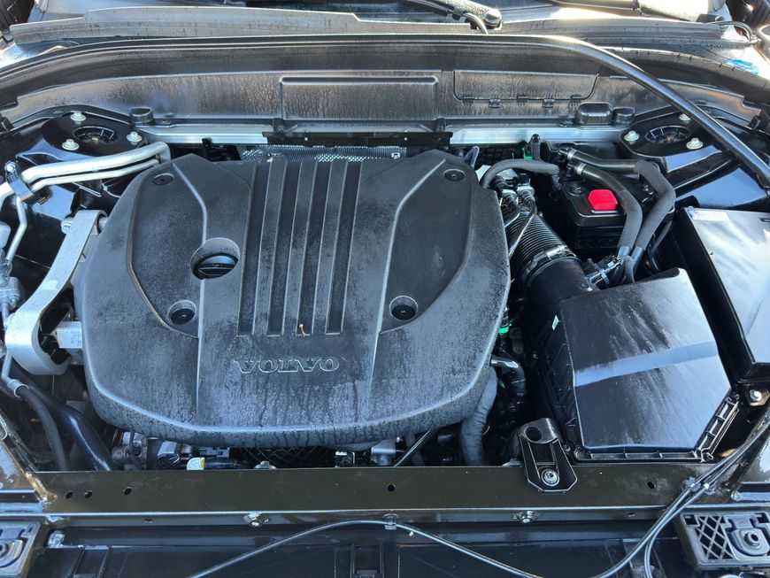 Volvo  Plus Dark