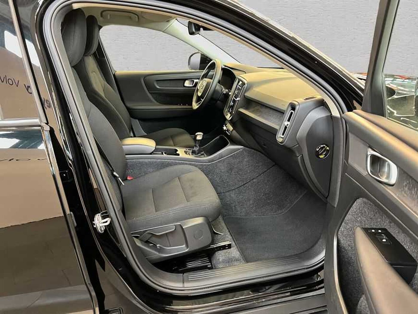 Volvo  Momentum Core