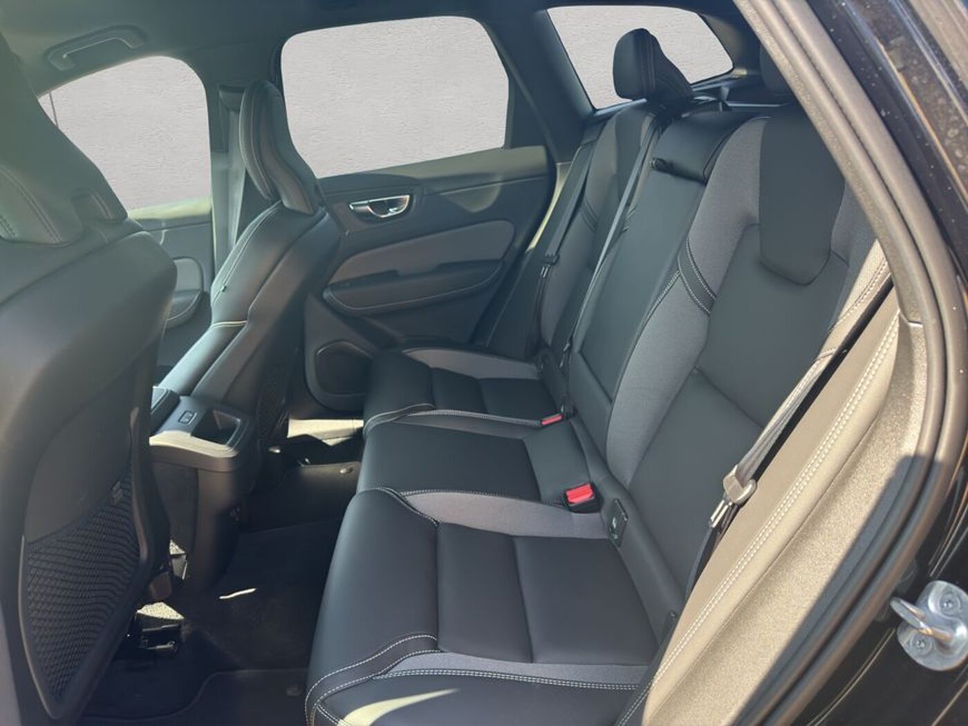 Volvo  Plus Dark