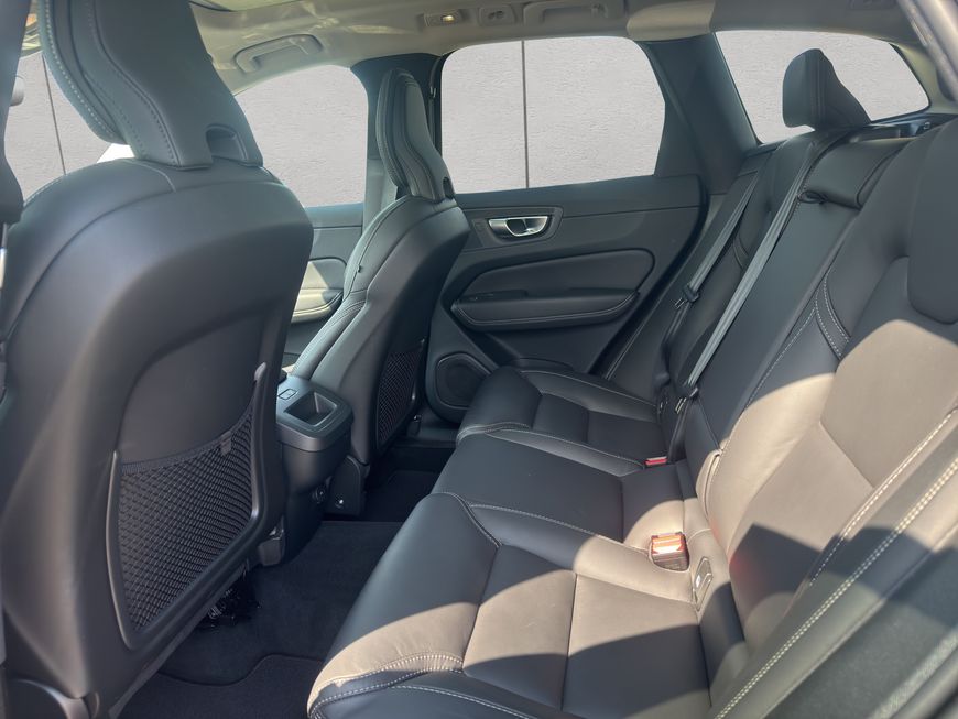Volvo  Plus Dark