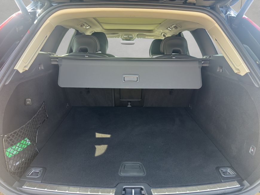 Volvo  Plus Dark