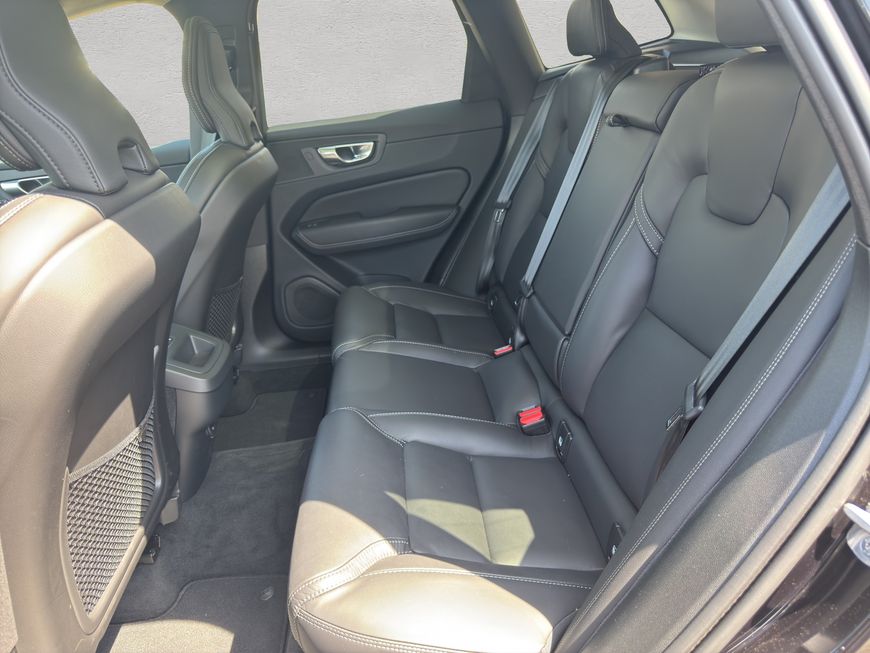 Volvo  Plus Dark