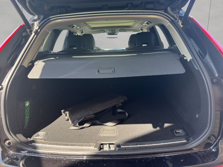 Volvo  Plus Dark
