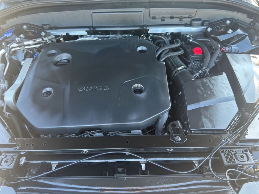 Volvo  Plus Dark