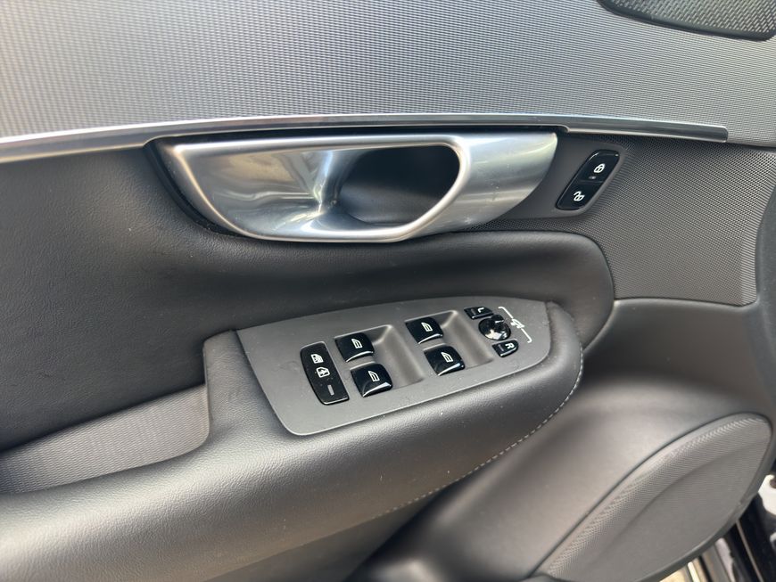 Volvo  Plus Bright