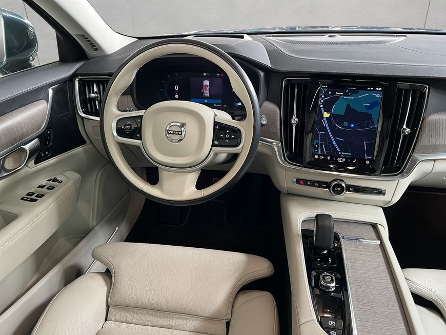 Volvo  Ultimate Bright