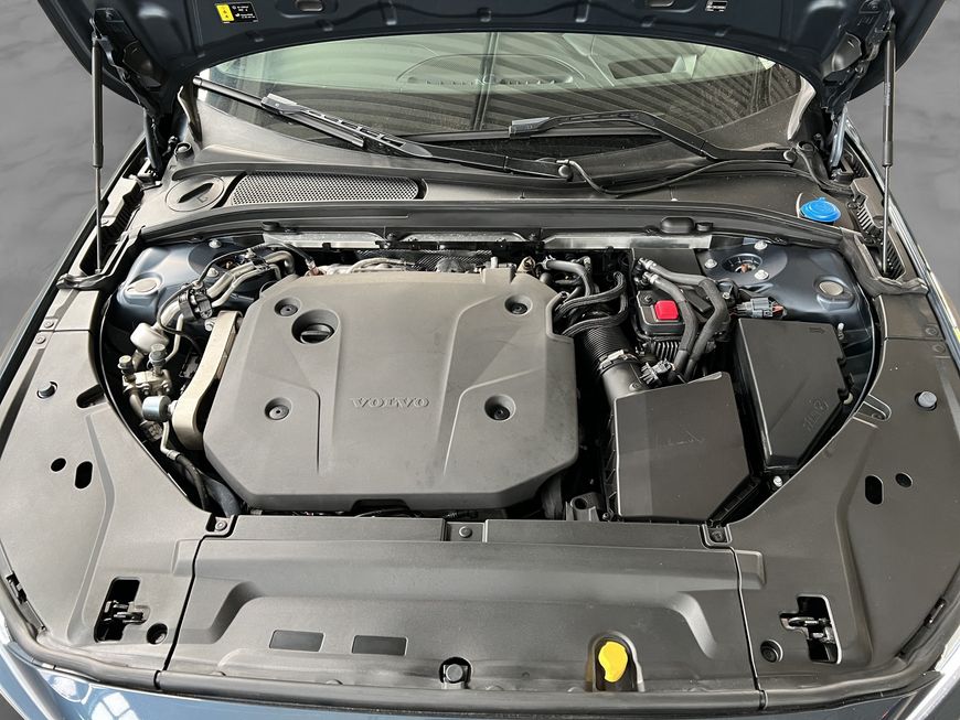 Volvo  Ultimate Bright