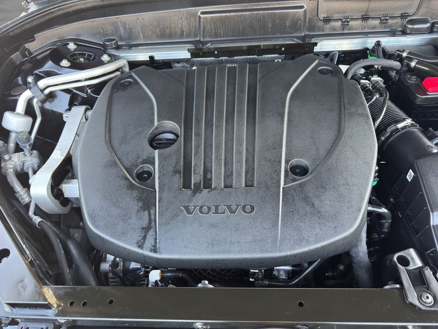 Volvo  Plus Dark