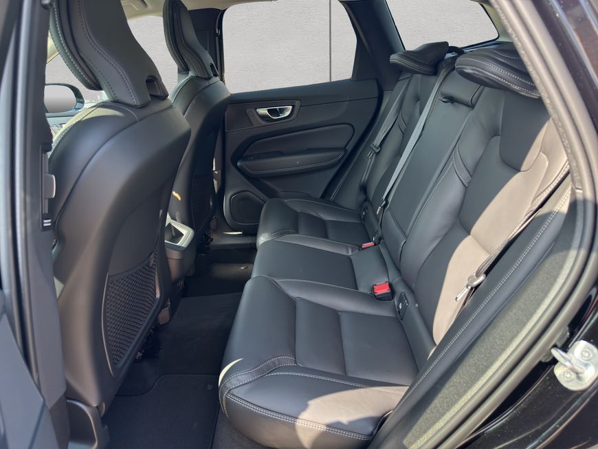 Volvo  Plus Dark
