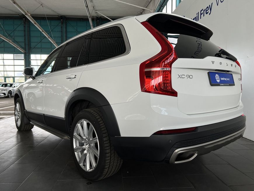 Volvo  XC90 T8 TWIN ENGINE (223kW/303 PS + 65 kW/87 PS) Inscription (7-Sitzer)