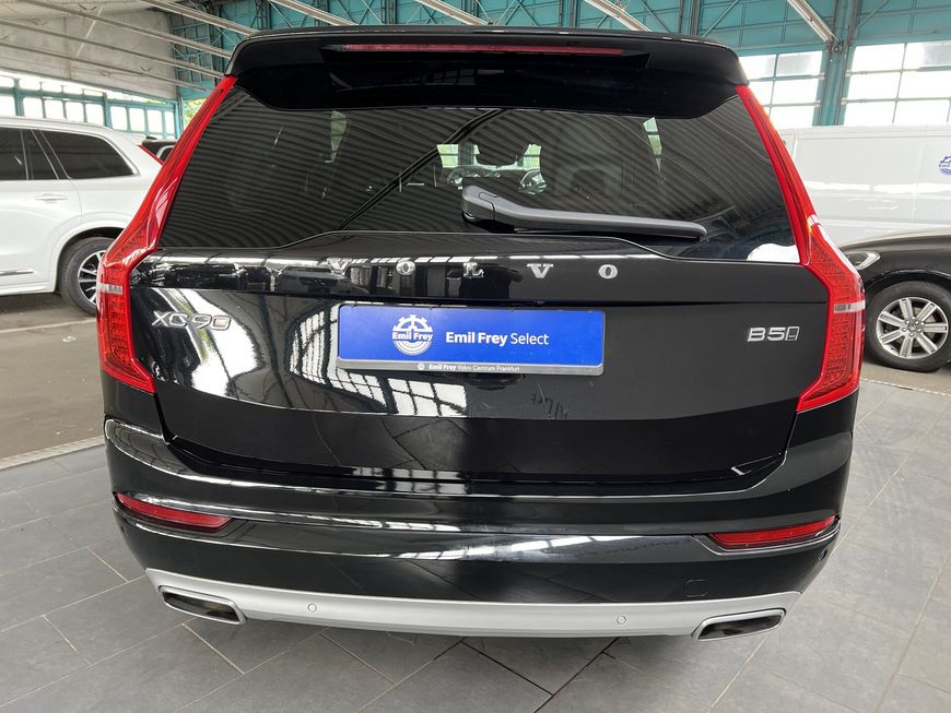 Volvo  XC90 Momentum Pro, B5 Mild-Hybrid Diesel AWD, 7-Sitzer (Dritte Sitzreihe)