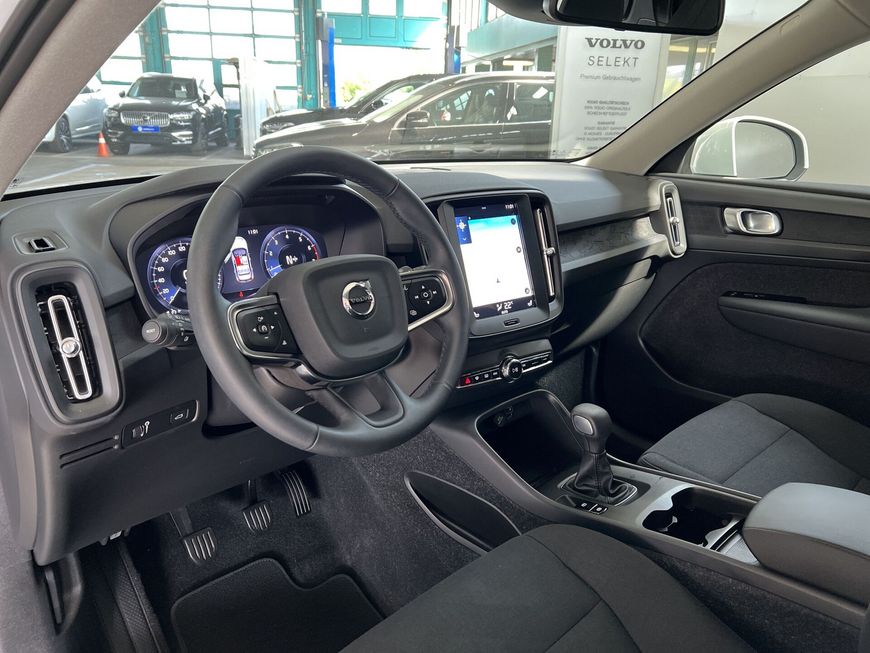 Volvo  XC40 Momentum Core, T2 Schaltgetriebe