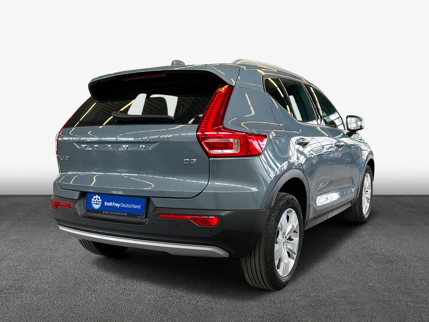 Volvo  XC40 D3 Schaltgetriebe (110kW/150PS) Momentum Pro