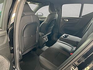 Volvo  Plus Dark
