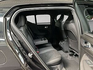 Volvo  Plus Dark