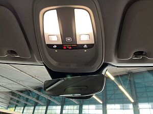 Volvo  B4 Momentum-Pro Aut 360° Parkkamera Navi LED