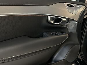 Volvo  Ultimate Dark