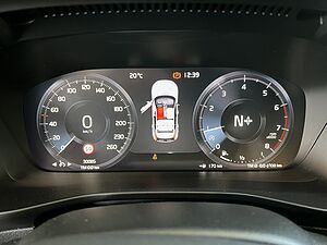 Volvo  Momentum Core