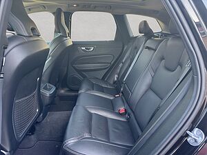 Volvo  Plus Dark