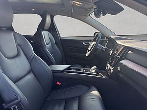 Volvo  Plus Dark