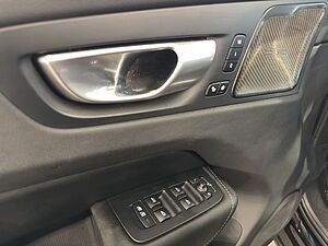 Volvo  Plus Dark