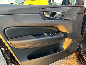 Volvo  Plus Dark