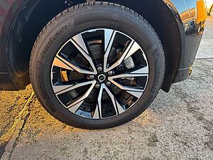 Volvo  Plus Dark