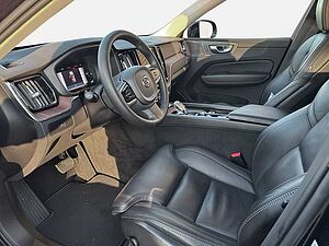 Volvo  Plus Dark