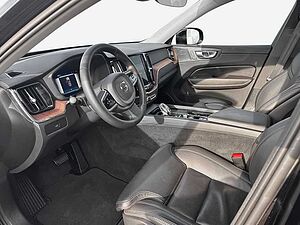 Volvo  Plus Dark