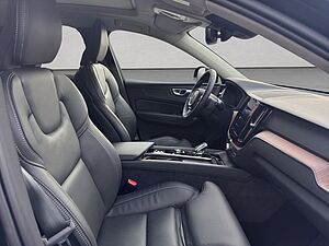 Volvo  Plus Dark
