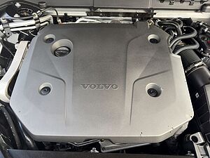 Volvo  Plus Dark