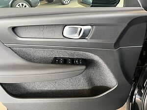 Volvo  Momentum Core