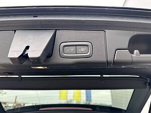 Volvo  Plus Dark