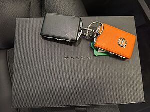 Volvo  Plus Bright