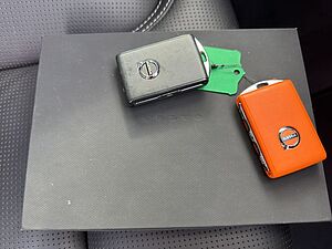 Volvo  Plus Dark
