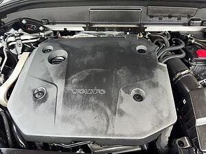 Volvo  Plus Dark