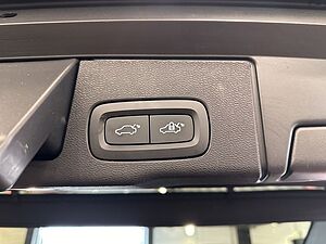 Volvo  Plus Dark