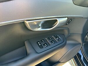 Volvo  Plus Bright