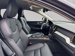 Volvo  Plus Dark