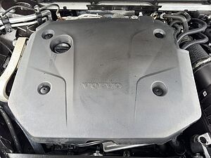 Volvo  Plus Dark