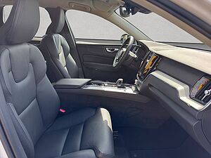 Volvo  Plus Dark