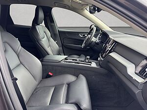 Volvo  Plus Dark