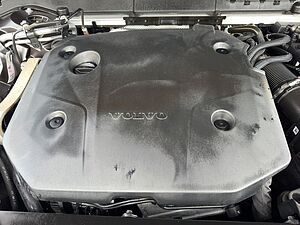 Volvo  Plus Dark
